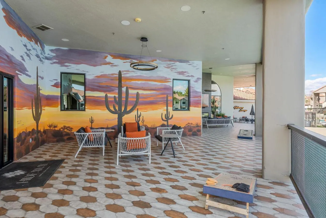 Scottsdale Getaway King Beds Pool Gym Apartment 0*,