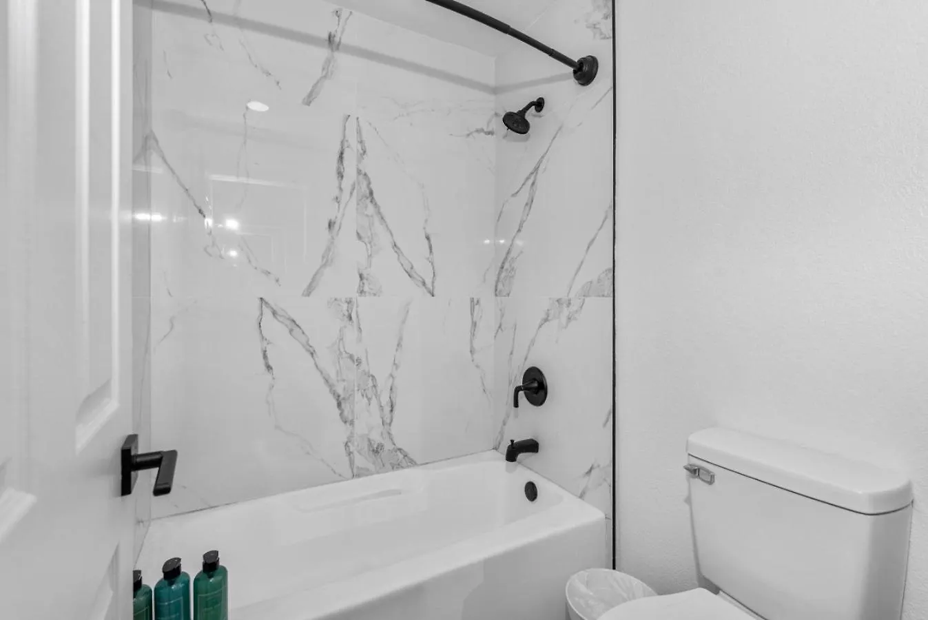 Scottsdale Getaway King Beds Pool Gym Apartment 0*,  United States