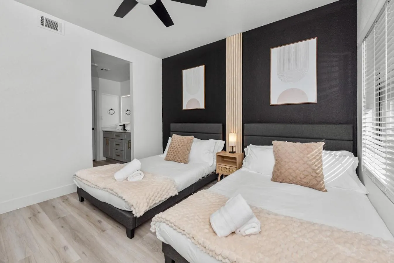 Scottsdale Getaway King Beds Pool Gym Apartment